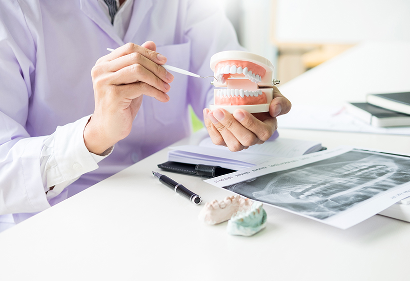 義歯を使い始める年齢と装着率